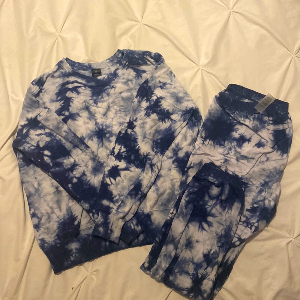 Two piece lounge set